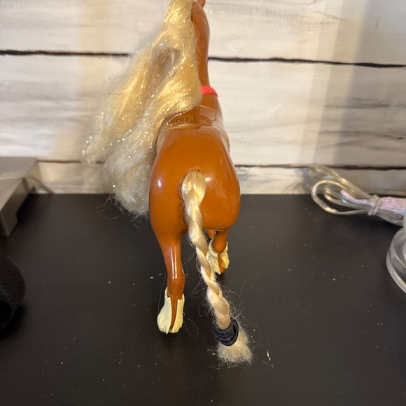 Beauty and the beast horse - Picture 3 of 3